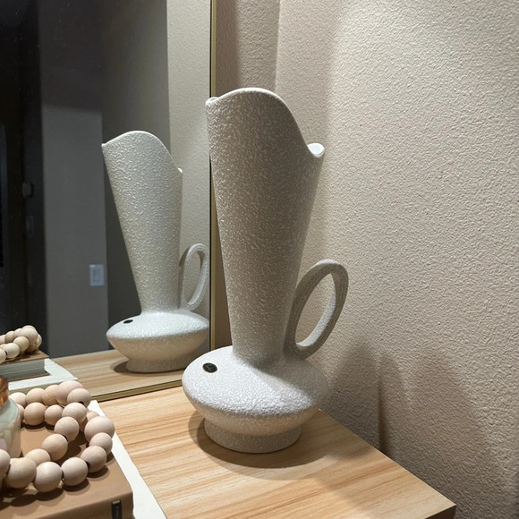 Mid-Century Modern Chinacraft Vase - Picture 2 of 5